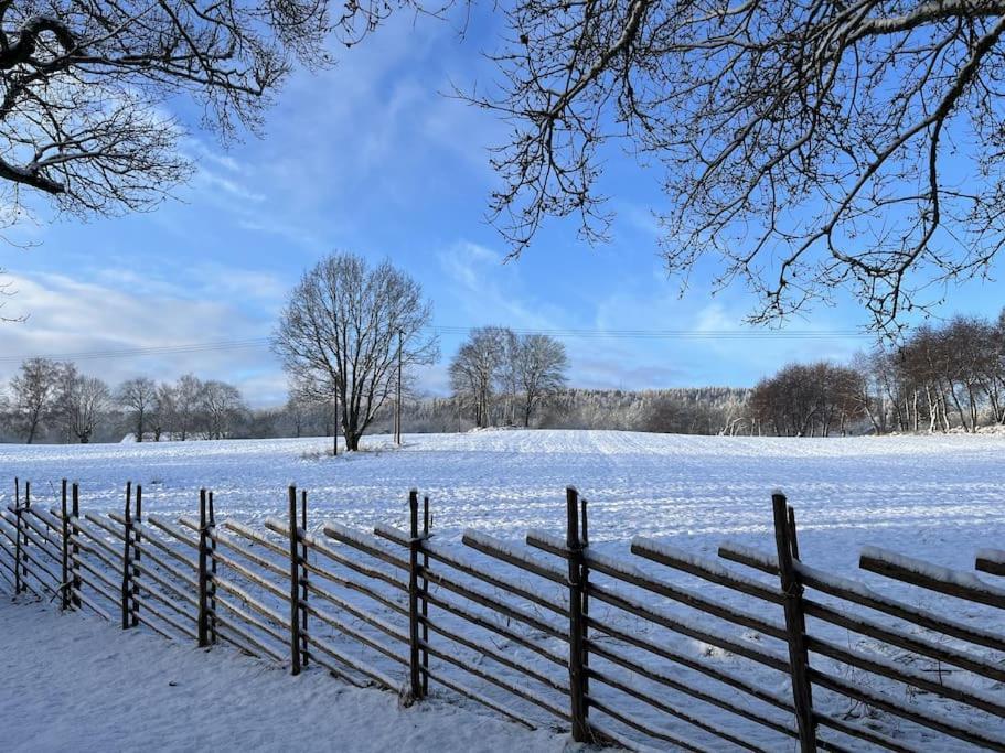 Naturskoent Boende Naera Skoevde Экстерьер фото