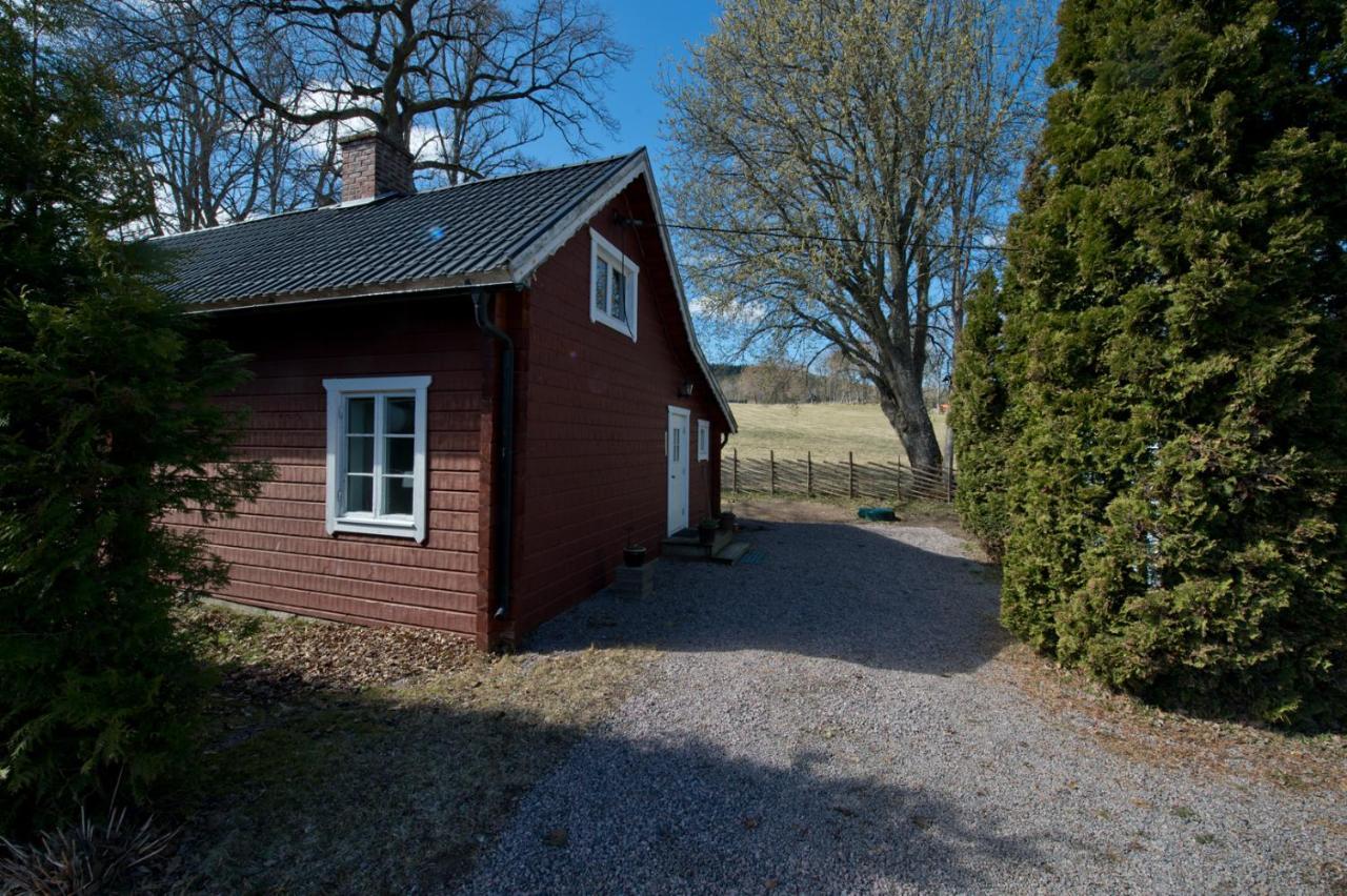 Naturskoent Boende Naera Skoevde Экстерьер фото